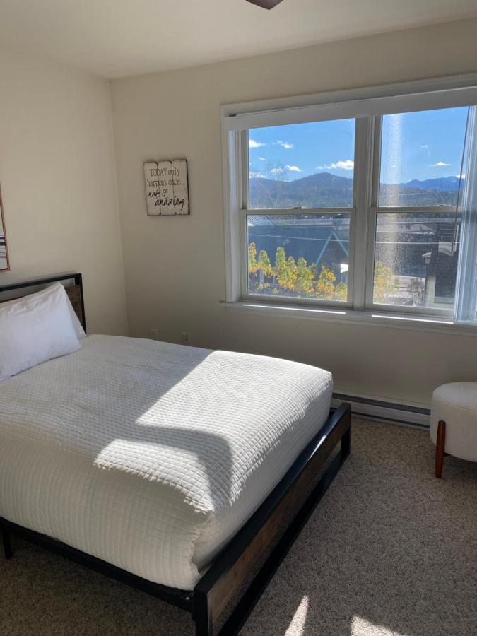 Central Lake Placid Mountain Views Екстер'єр фото